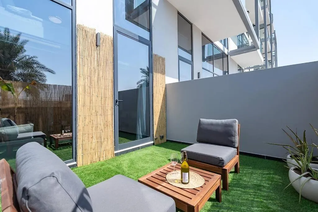 Tropical Loft With Working Station In Jvc Apartment Dubai United Arab Emirates