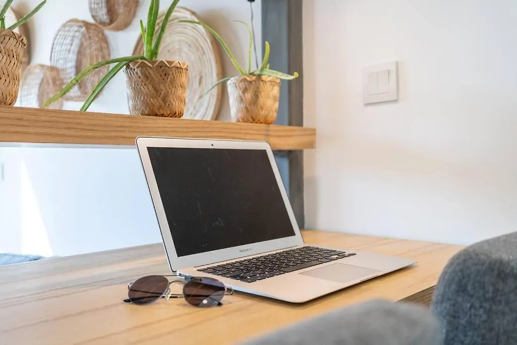 Tropical Loft With Working Station In Jvc Apartment Dubai