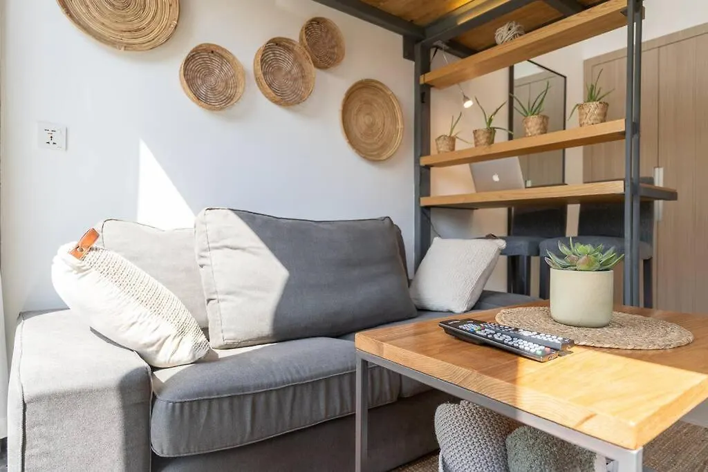 Tropical Loft With Working Station In Jvc Apartment Dubai