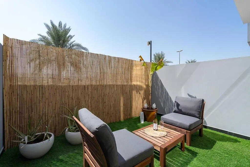 Tropical Loft With Working Station In Jvc Apartment Dubai