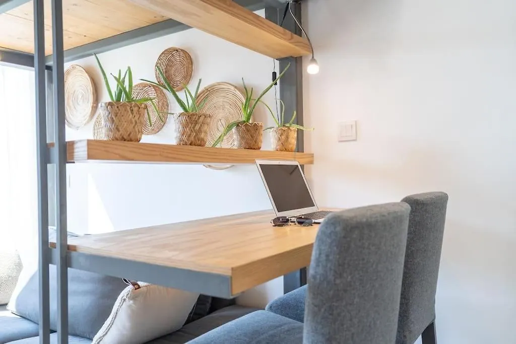 Appartamento Tropical Loft With Working Station In Jvc Dubai