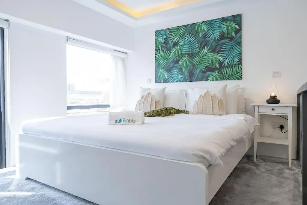 Appartamento Tropical Loft With Working Station In Jvc Dubai