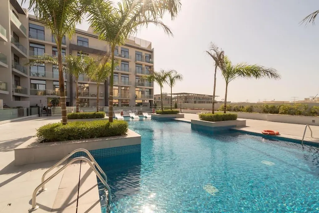 Appartamento Tropical Loft With Working Station In Jvc Dubai