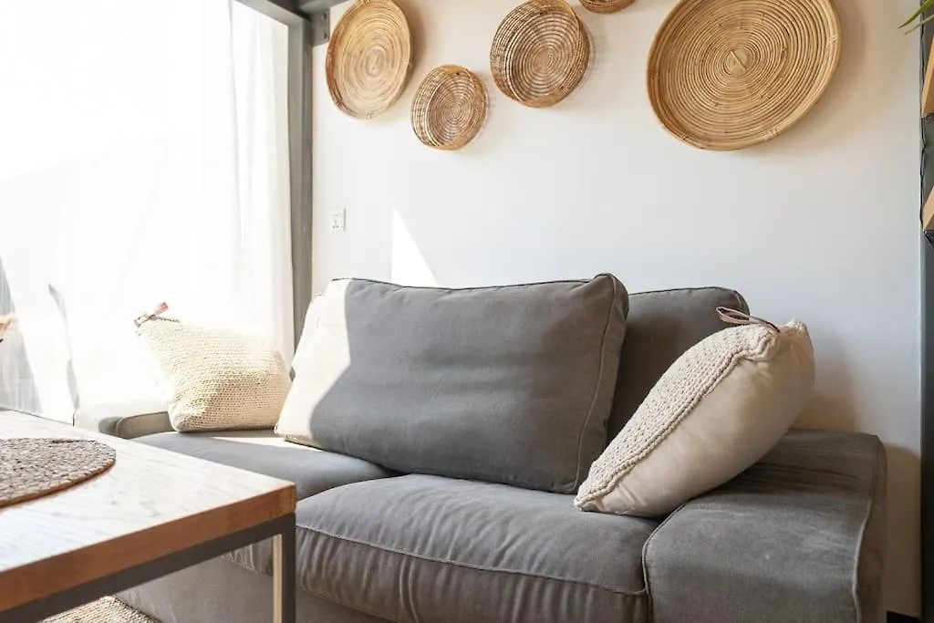 Appartamento Tropical Loft With Working Station In Jvc Dubai